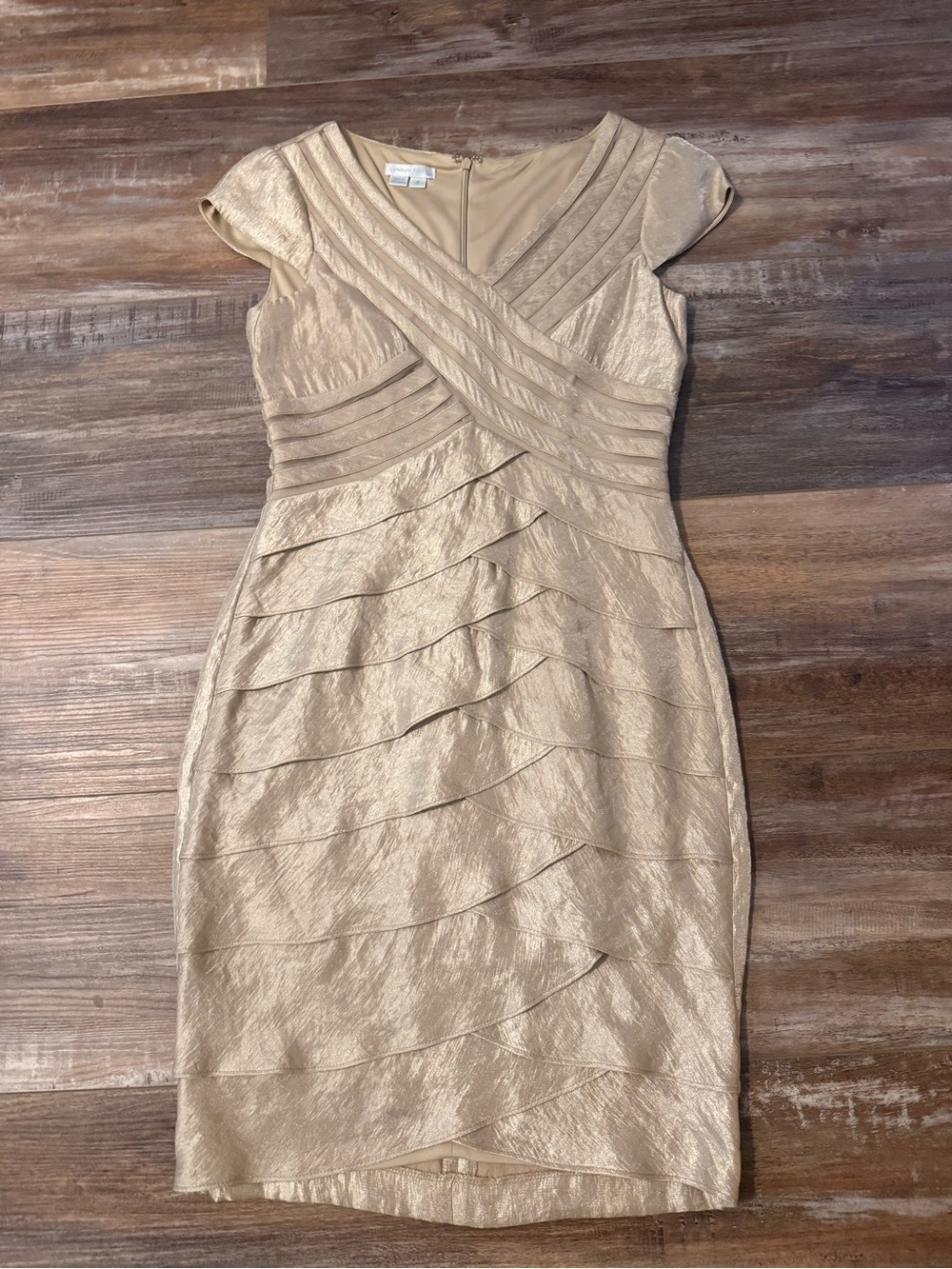 London Times Metallic Gold Textured Cap-Sleeve Midi Dress